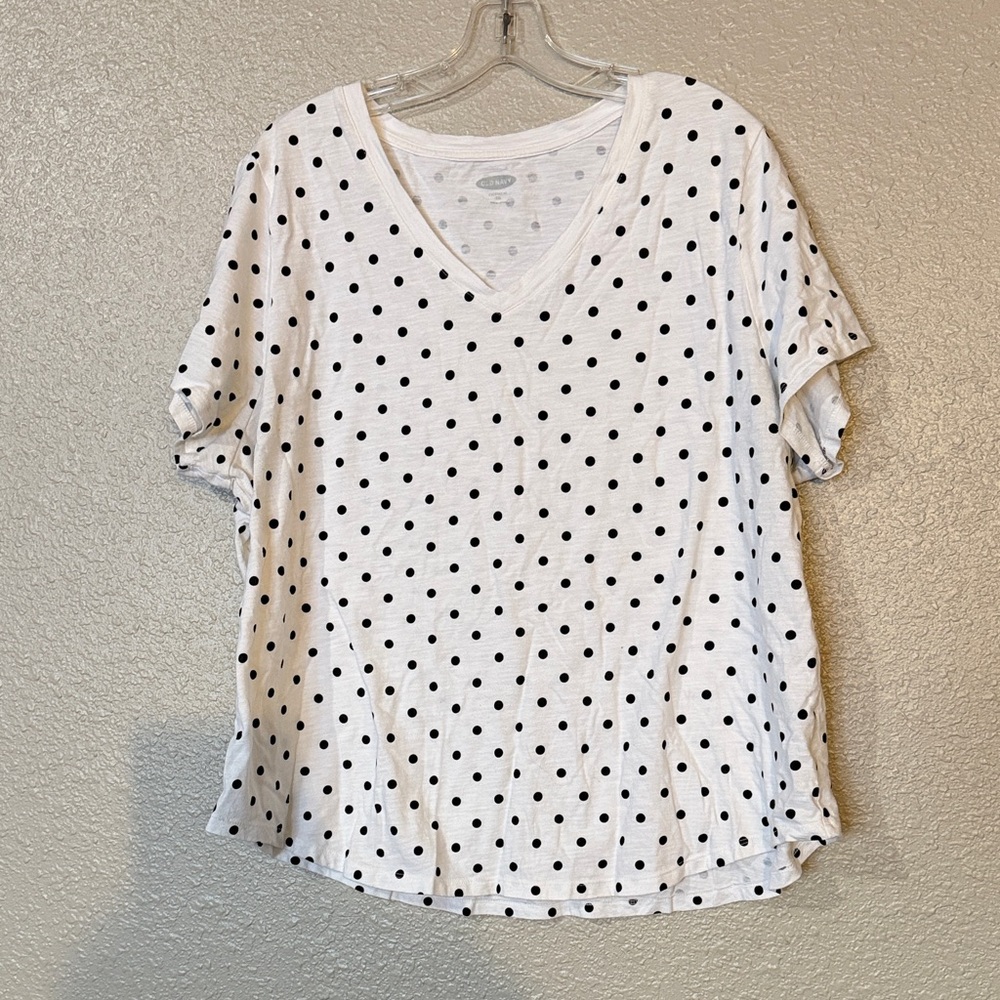 Old Navy Black and White Polka Dot V-Neck Tee